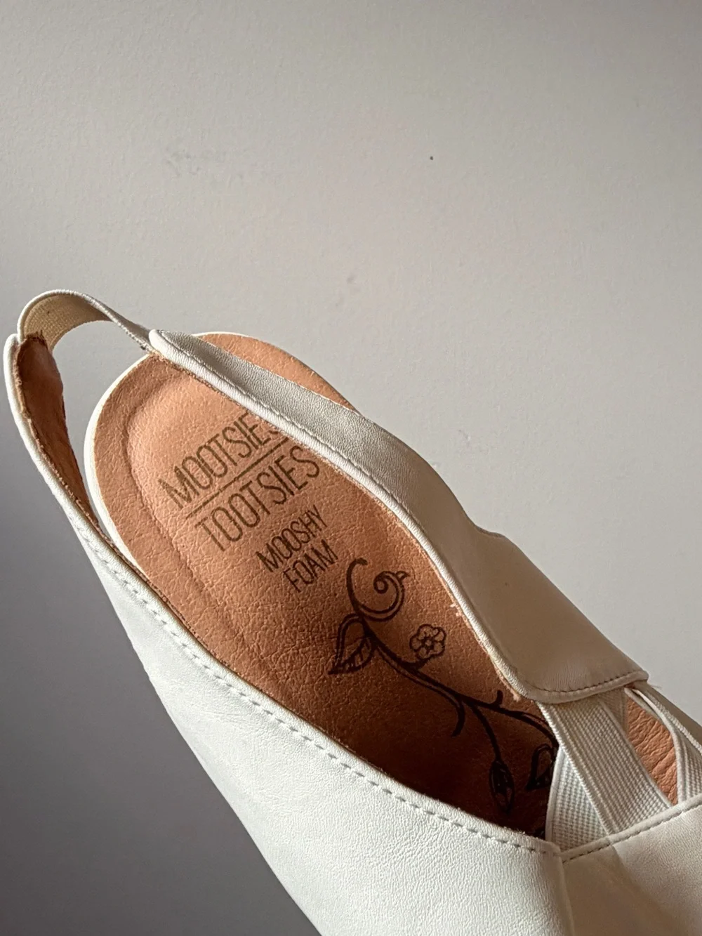 Mootsies Tootsies White Slingback Wedge Sandals with Embroidered Cork Heel